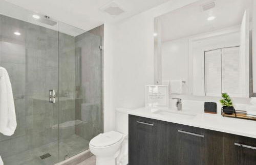 Ocean Front Condo Near Cruise Port, Bayfront Park, plus Free Parking - Foto 27