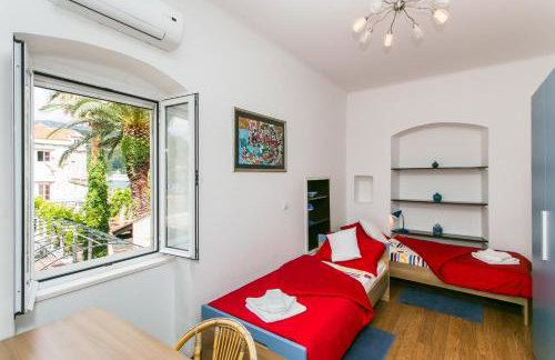 Dvori With Garden, Free Parking Next To Sea - Photo 69