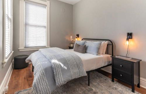 Main Street 2BR, Walk to Bars, Stadiums, Downtown - Foto 11