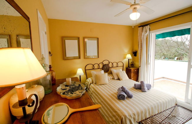 Suitur beachfront duplex with pool and sea views - Photo 3