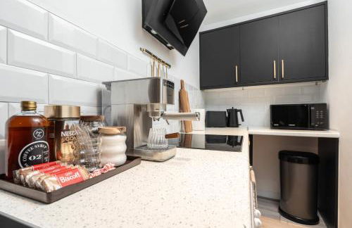 New Modern 2 Bedroom Central Apt Greater Manchester, Sleeps 5, Near Airport with Great Transport Links - Foto 12