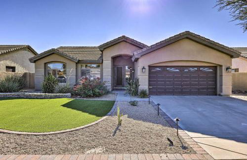 Tee Off, Relax Poolside! Family Home in Scottsdale - Foto 33