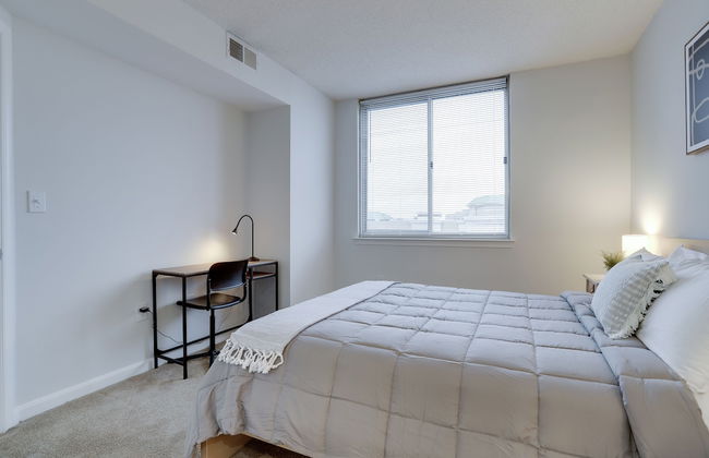 Spectacular Condo At Ballston With Gym - Photo 16