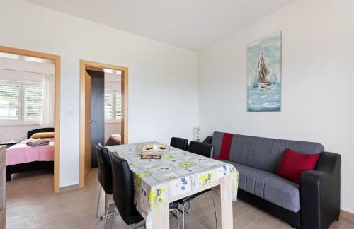 Simplistic Apartment in Neviđane near Sea Beach - Foto 2