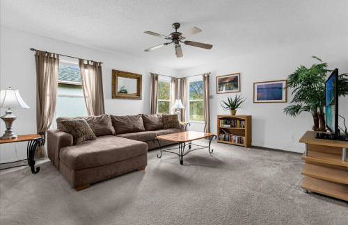 Bluelakeview Luxury Villa with Private Pool & Spa plus Lake Views, BBQ, Games Room - Photo 22