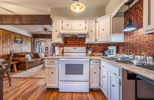 New! Historic Chalet in Colorado National Forest - Foto 23