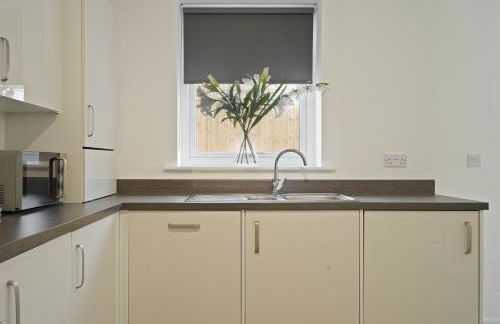 Mersey Way, Spacious 3 Bed Home, Close to Sheffield City Centre & FREE Driveway Parking - Perfect for Workers, Groups & Families - Hosted by Stay Host Save - Foto 12