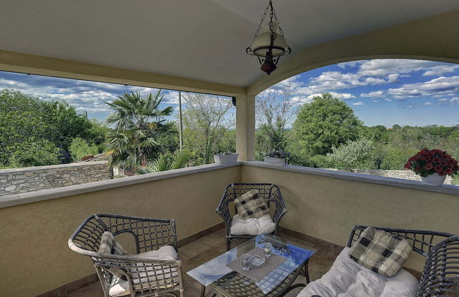 Well Maintained Holiday Home With Private Heated Pool Near the Beach - Foto 16