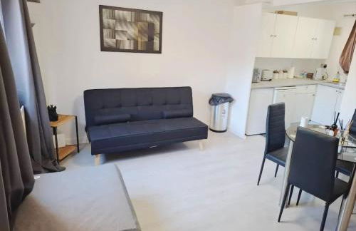 2 Bedroom Flat near Heathrow airport - Foto 1