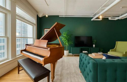 Moss & Oak - King Bed - Grand Piano - TOP FLOOR - Foto 3