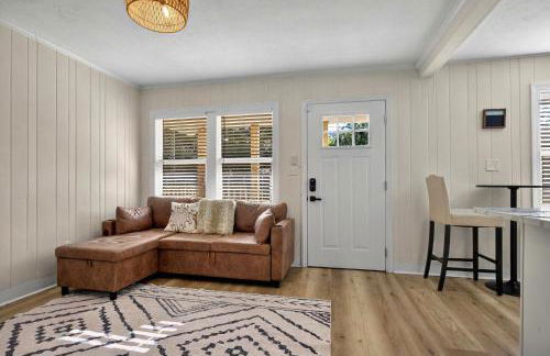 It's A Vibe- less than 10mins Capital,Hospitals,FAMU,&FSU - Foto 32