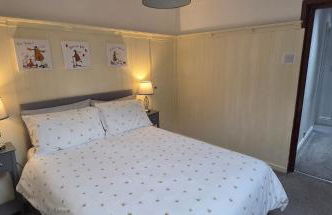 Modern and spacious 2 bedroom apartment with free parking - Photo 17