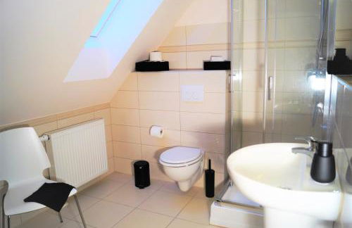 Modernes, großzügiges Ferienhaus - Naturstrand, großer Garten, Ruhe - Photo 14