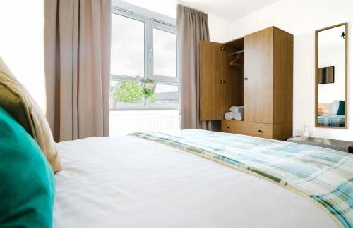 2BR Flat Near City Centre with Free Parking - Foto 50