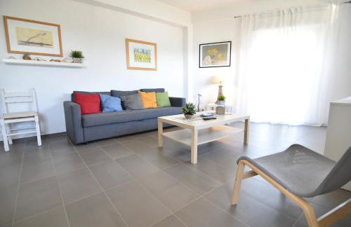 Sitting on the beach - Foto 13