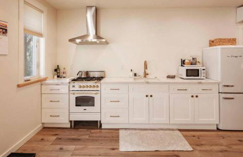 Timberwood Cottage in Downtown Twain Harte - Foto 10