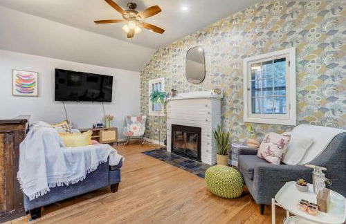 Chic chalet w/ hot tub, ping-pong, arcade bball - Foto 25