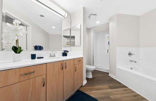 The Turquoise Lounge - Chic 2BR Beach view Pool, Sauna - Foto 33