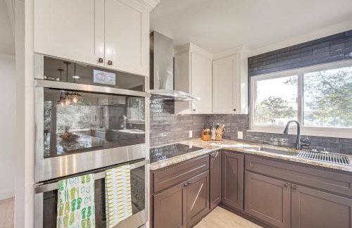 Panoramic Lake Views! Elegant Marble Falls Home - Foto 12