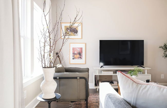 Cherokee by AvantStay – Contemporary Design in a Prime Location - Photo 44