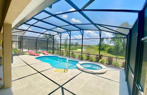 Marvelous Villa, South facing pool and hot tub, themed bedrooms near Disney - Foto 8