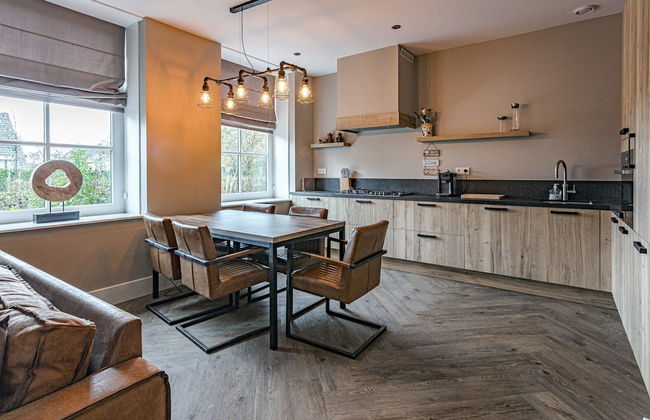 Charming Holiday Home in Nijverdal with Hot Tub - Foto 12