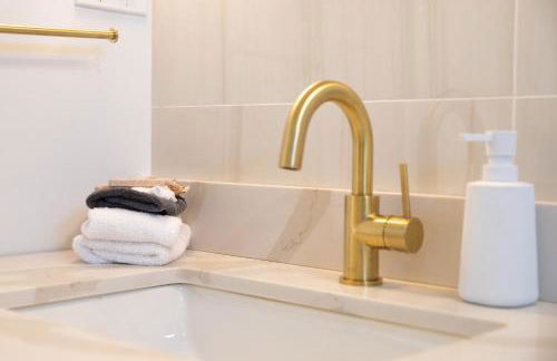 Renovated Cape Near Beach with Fire Pit - Foto 15