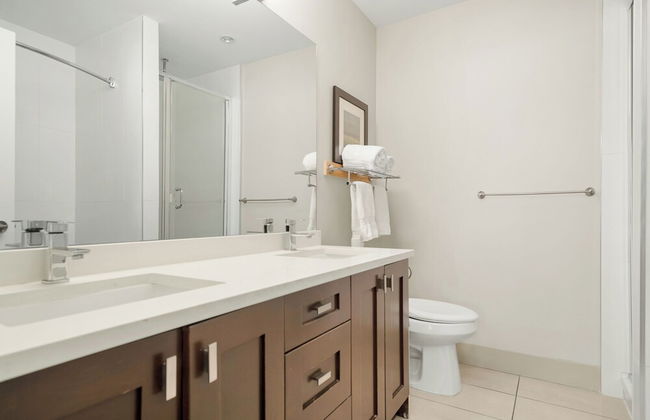 Lakefront Lux 2BR Symphony Of Comfort - Photo 44