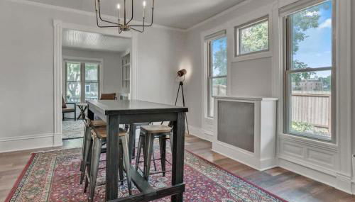 City Oasis Awaits Cozy DT Home With Hot Tub Vikings - Foto 3