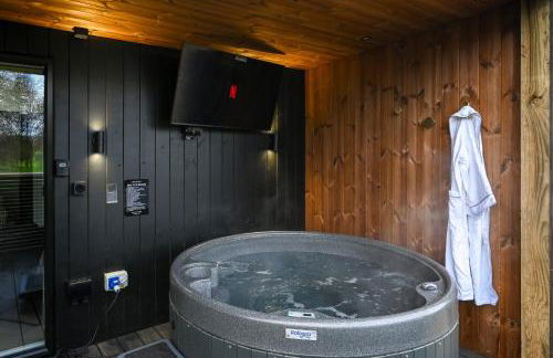 Staining Luxury Lodges - Photo 15