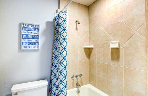 Cedar Creek Lakefront Vacation Rental with Pool - Foto 17