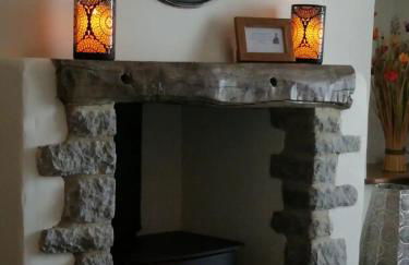 The Beautiful Bobbin - Premium Cottage with views, local walks, wood burner & pubs - Photo 6