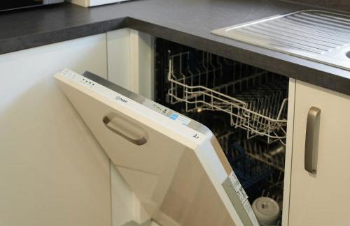 Mersey Way, Spacious 3 Bed Home, Close to Sheffield City Centre & FREE Driveway Parking - Perfect for Workers, Groups & Families - Hosted by Stay Host Save - Foto 15