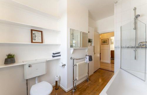 St Michael's - Photo 36