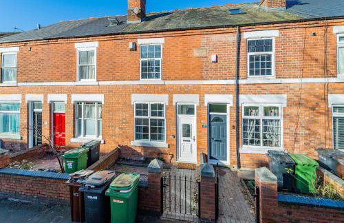 Central Townhouse Wolverhampton - Sleeps 8 - Ideal for Contractors & Families - Foto 32