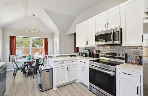 4BD 2BA Saginaw Sanctuary - Pool Firepit Laundry - Foto 14