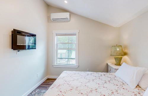 Shorebreeze Inn - Photo 13