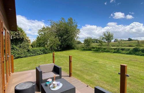Gorstage Meadows Luxury 2 Bedroom Lodge in Rural Cheshire - Photo 25