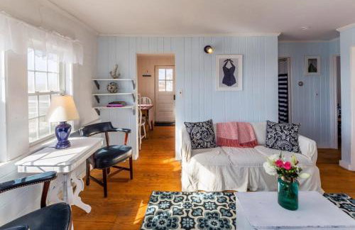 Across from Mayo beach walk to downtown - Foto 9