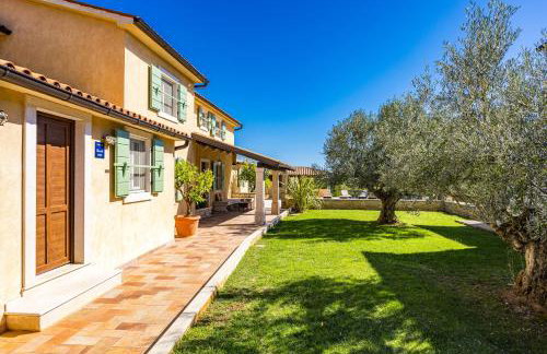 Villa Vlacich for 8 people near Labin - Rabac with heated pool, sea view & kids playground - only 2 km from the beach - Foto 8