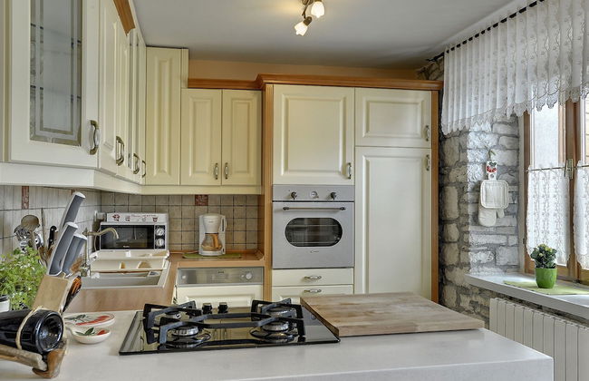 Well Maintained Holiday Home With Private Heated Pool Near the Beach - Foto 9