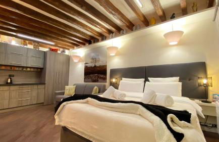 Saint-Germain Notre-Dame, rue des Anglais - Photo 1