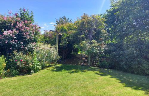 Beautiful 3 Bedroom Cottage - Picturesque Retreat - Foto 49