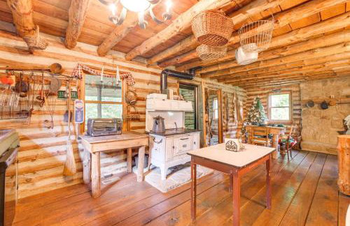1800s Romantic Cabin! Fireplace and 3 Jacuzzi Tubs - Foto 7