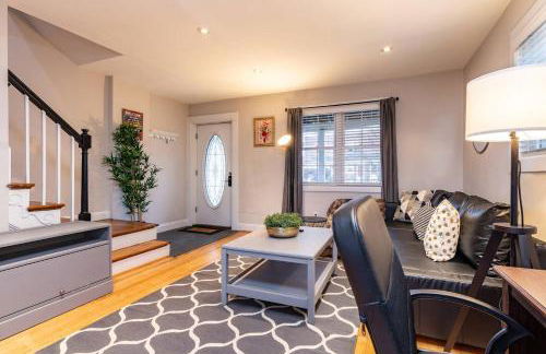 Gorgeous Home 10 min to DC by CozySuites - Foto 2