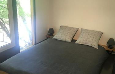 Bus atypique au bord du canal du midi et au cœur d'une forêt 2 chambres - Foto 18