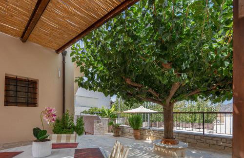 Captain's Hyatt - Photo 28