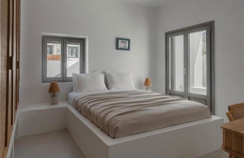 Siora of Paros - Ammiralis & Castelis - Photo 5