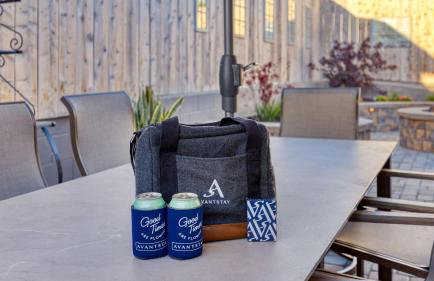 Coastal Retreat with Hot Tub Ocean Views Backyard Fun Newport Oasis by AvantStay - Foto 30