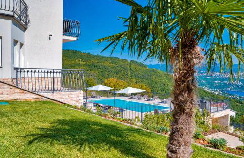 Villa Esarjo with Heated Pool and Sea View - Foto 2